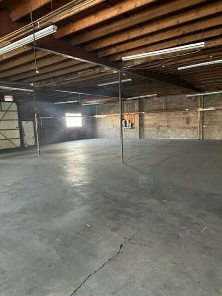 More Photos Of 11319 Vanowen St, North Hollywood Manufacturing For Lease