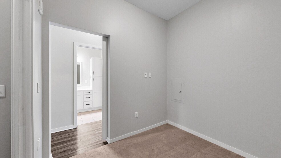 More Photos Of 1700 Plymouth Rd, Minnetonka Apartments For Lease