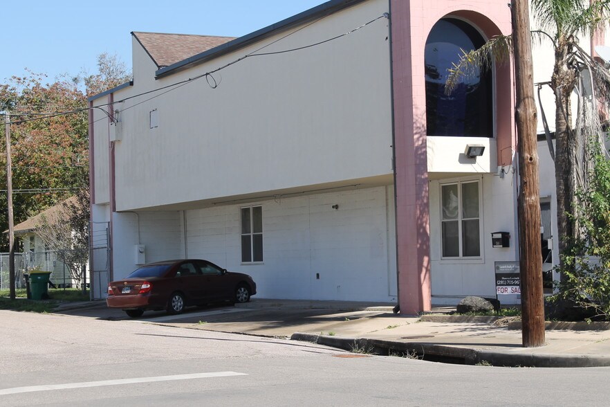 200 E Texas Ave, Baytown, TX 77520 Retail For Lease