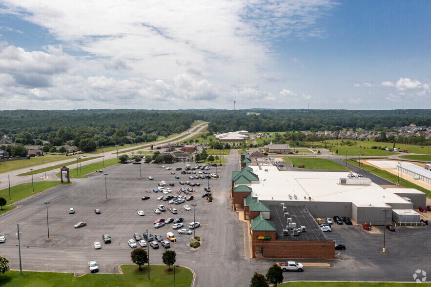 More Photos Of 9730-9770 Highway 69 S, Tuscaloosa Storefront For Lease