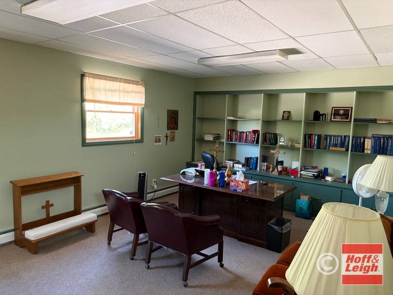 More Photos Of 13812 Bellaire Rd, Cleveland Religious Facility For Sale