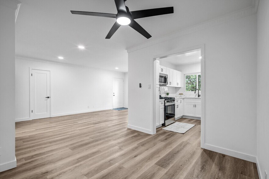 More Photos Of 4936 Coliseum St, Los Angeles Multifamily For Sale