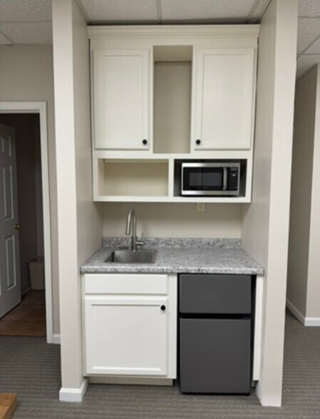 More Photos Of 6511 Glenridge Park Pl, Louisville Loft Creative Space For Lease
