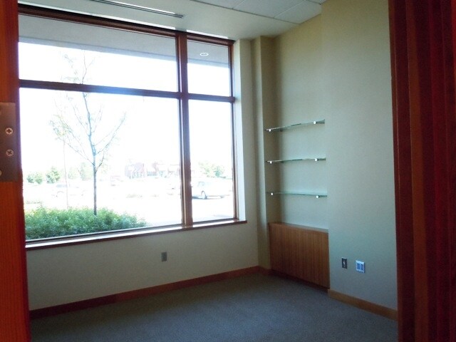 More Photos Of 1001 1st St S, Willmar General Retail For Sale
