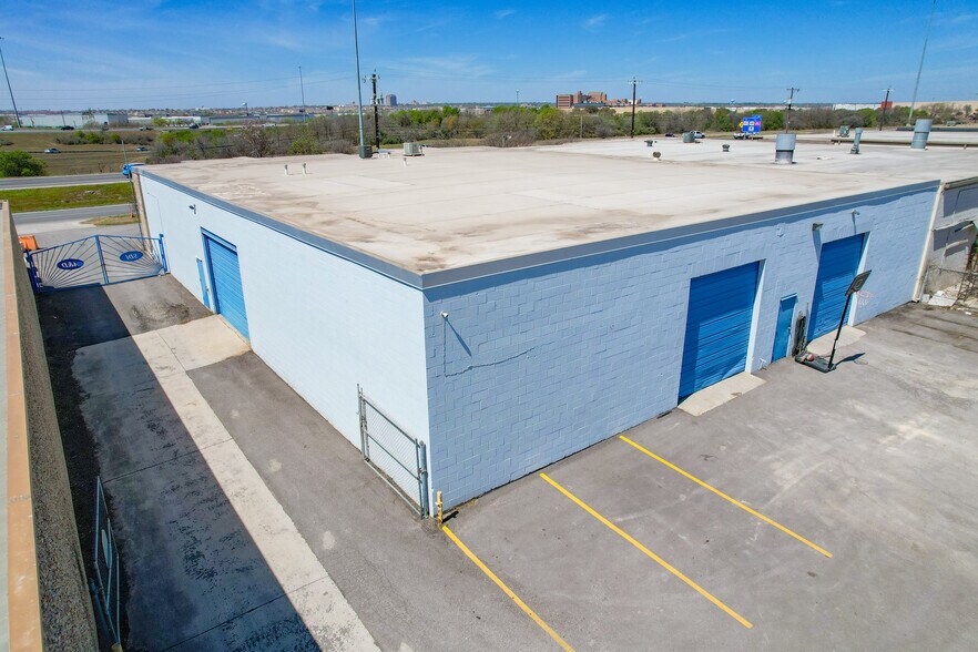 More Photos Of 7316 NE Loop 410, San Antonio Industrial For Lease
