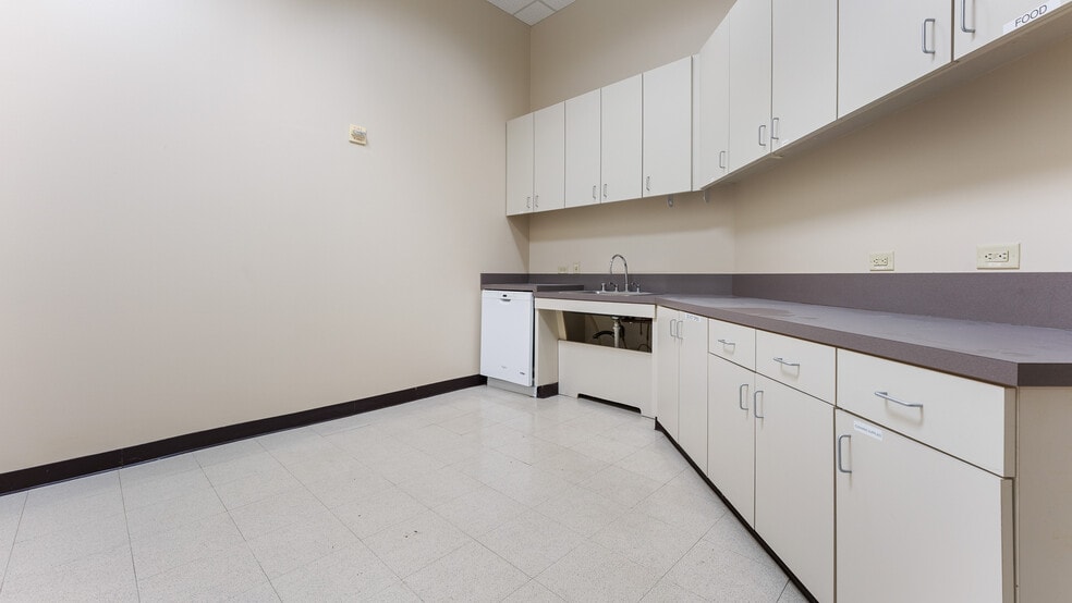 More Photos Of 9101 Lyndon B Johnson Fwy, Dallas Office For Lease