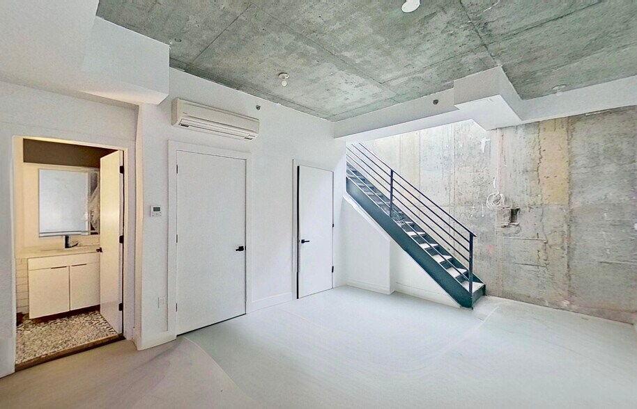 More Photos Of 27 Montrose Ave, Brooklyn Storefront Retail Office For Lease