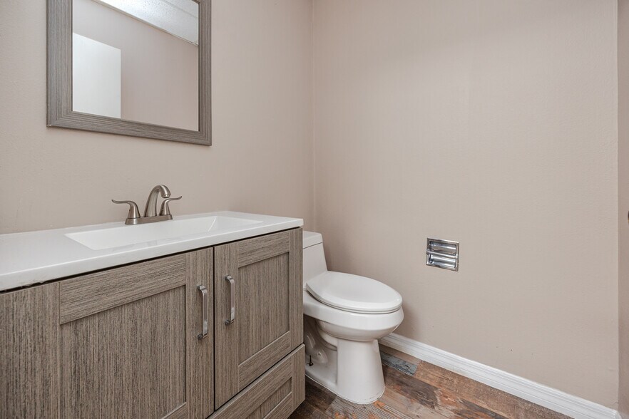 More Photos Of 6449 38th Ave, Saint Petersburg Medical For Lease