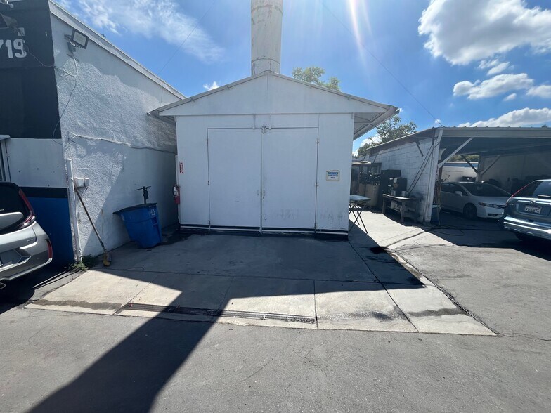 More Photos Of 7025 Figueroa St, Los Angeles Auto Repair For Lease
