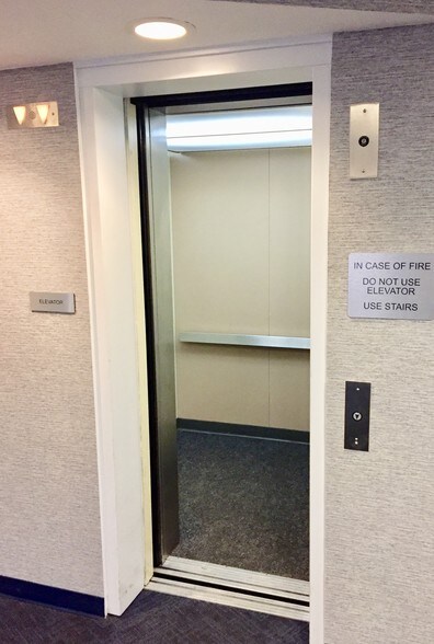 More Photos Of 1525 Wampanoag Trl, East Providence Medical For Lease