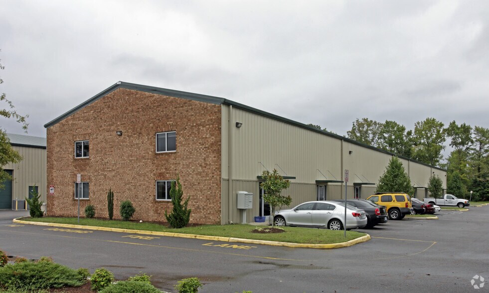 More Photos Of 3169 Shipps Corner Rd, Virginia Beach Flex For Lease