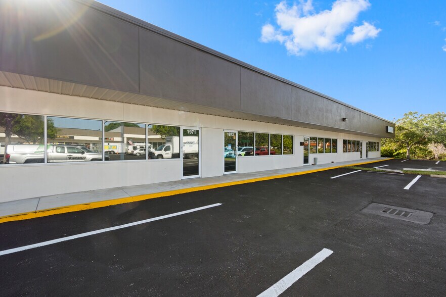 Primary Photo Of 1971-1979 Northgate Blvd, Sarasota Storefront Retail Office For Lease