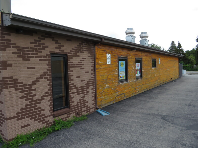 More Photos Of 24725 W Eames St, Channahon Veterinarian Kennel For Sale
