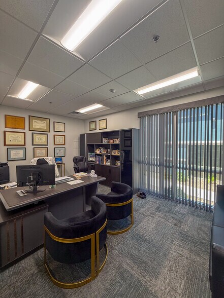More Photos Of 2950 W Horizon Ridge Pky, Henderson Office For Sale