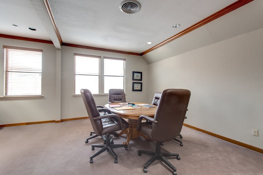 More Photos Of 3200 W 4th St, Fort Worth Loft Creative Space For Sale