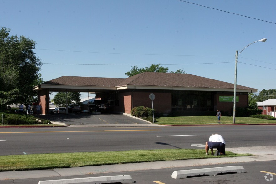 More Photos Of 159 W Center St, Midvale Bank For Lease