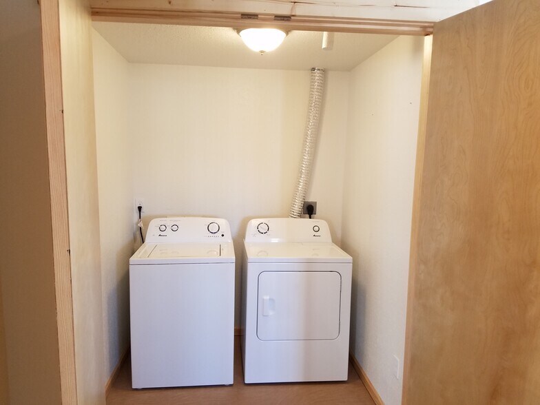 More Photos Of 735 SW Jackson St, Topeka Apartments For Sale