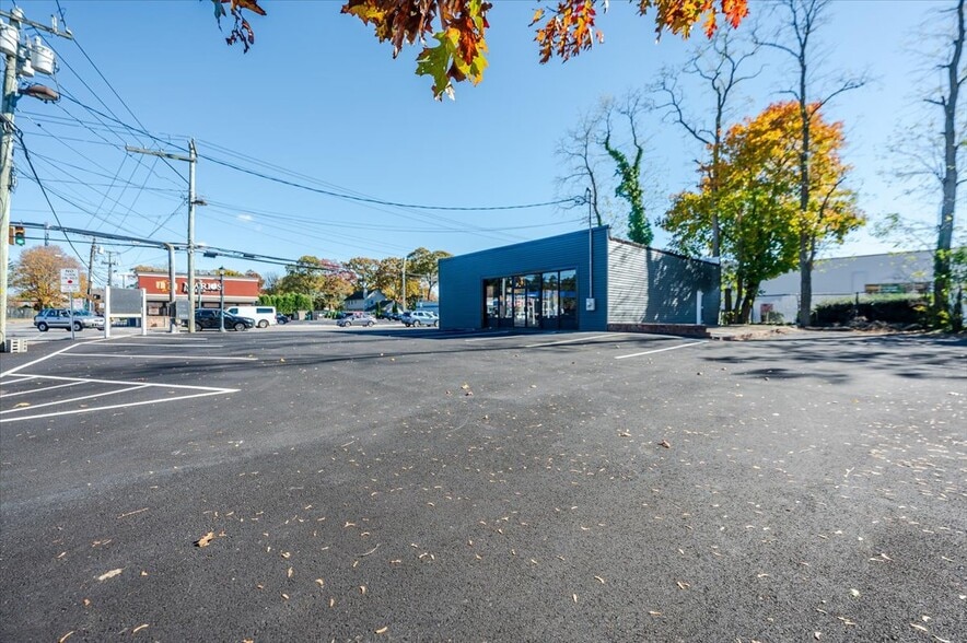 More Photos Of 304 Larkfield Rd, East Northport Freestanding For Sale