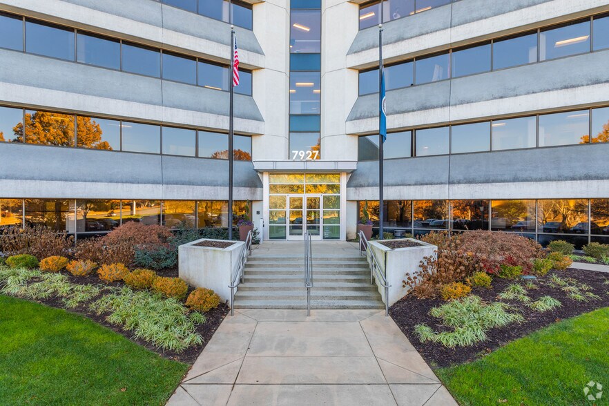 More Photos Of 7927 Jones Branch Dr, McLean Office For Lease