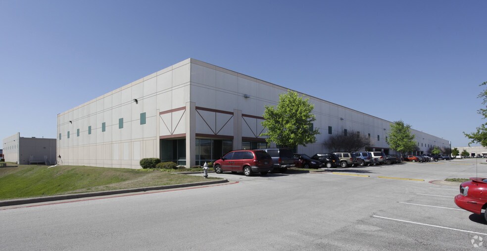 More Photos Of 8291 Springdale Rd, Austin Distribution For Lease