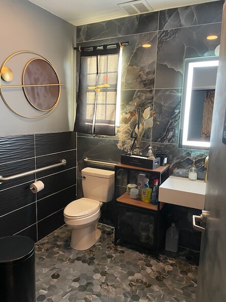 More Photos Of 3936 Amboy Rd, Staten Island Medical For Sale