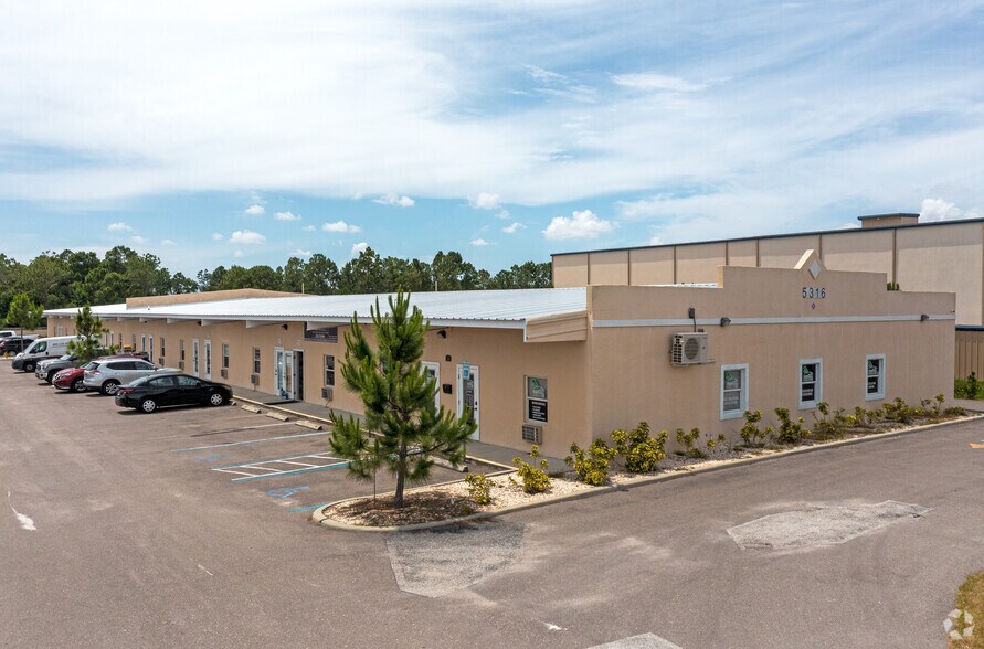 Primary Photo Of 5316 Lena Rd, Bradenton Light Distribution For Lease