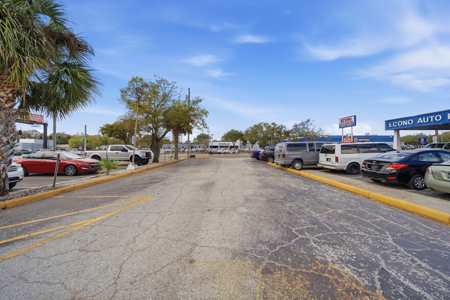 More Photos Of 104 E Fowler Ave, Tampa Office For Sale