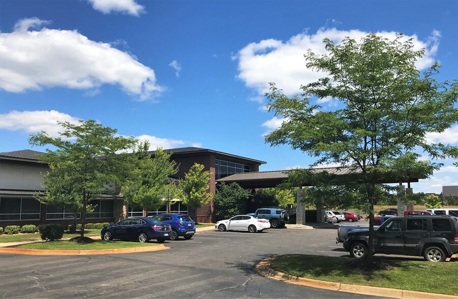 More Photos Of 10020 E Professional Center Dr, Hamburg Medical For Lease