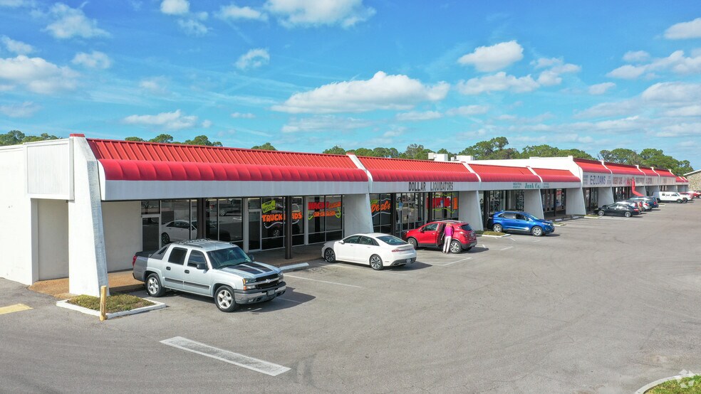 More Photos Of 10419-10453 US Highway 19, Port Richey Storefront For Lease