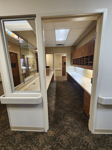 More Photos Of 8400 Northrun Medical Dr, Mechanicsville Office For Lease