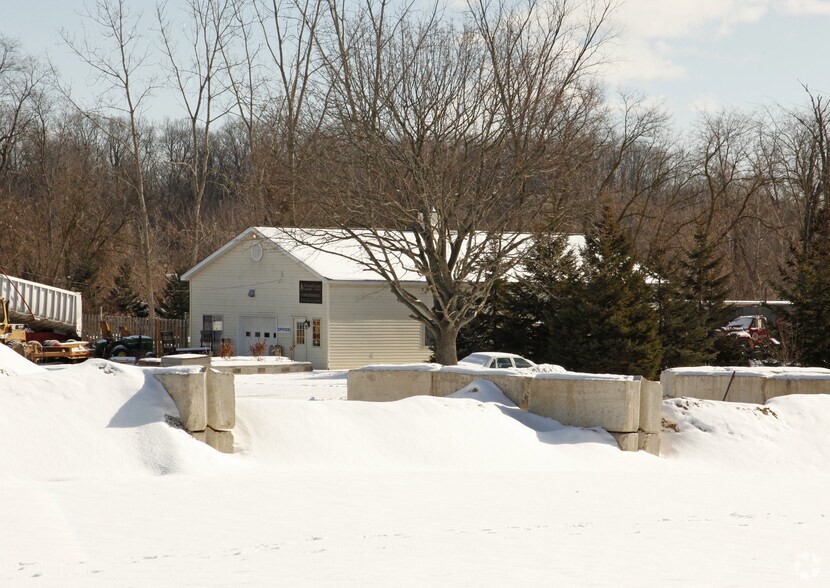 Primary Photo Of 6350 Whitmore Lake Rd, Whitmore Lake Warehouse For Sale