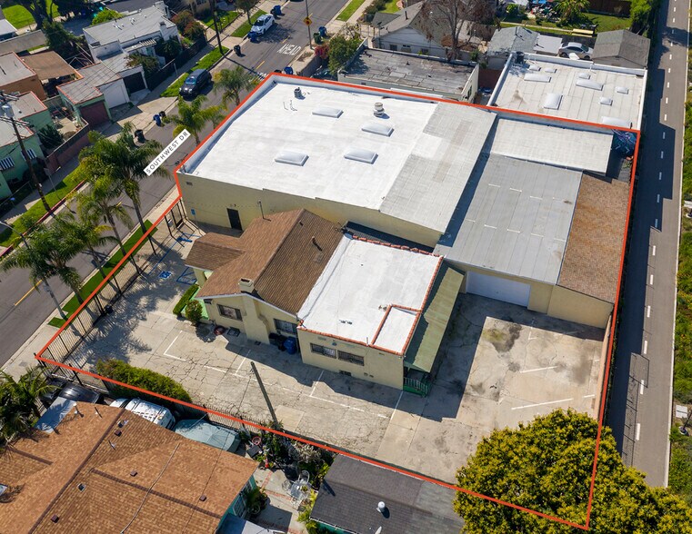 More Photos Of 2703 Southwest Dr, Los Angeles Warehouse For Lease