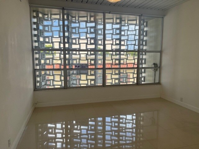 More Photos Of 2400 E Oakland Park Blvd, Fort Lauderdale Storefront Retail Office For Lease