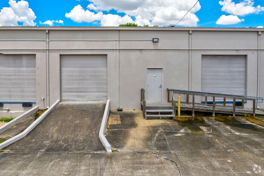 More Photos Of 19407 Park Row, Houston Warehouse For Lease