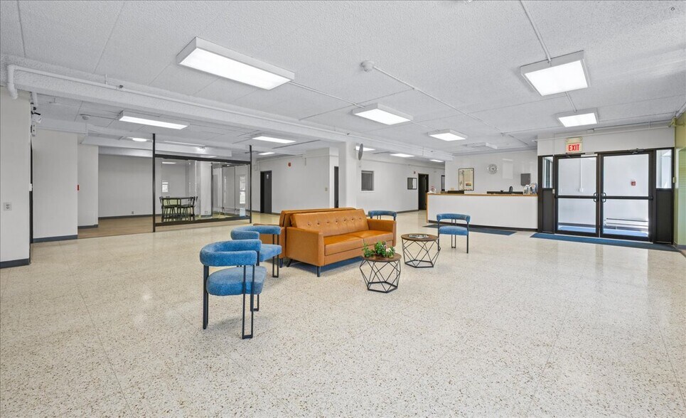 More Photos Of 2406 Fowler Ave, Omaha Office For Sale