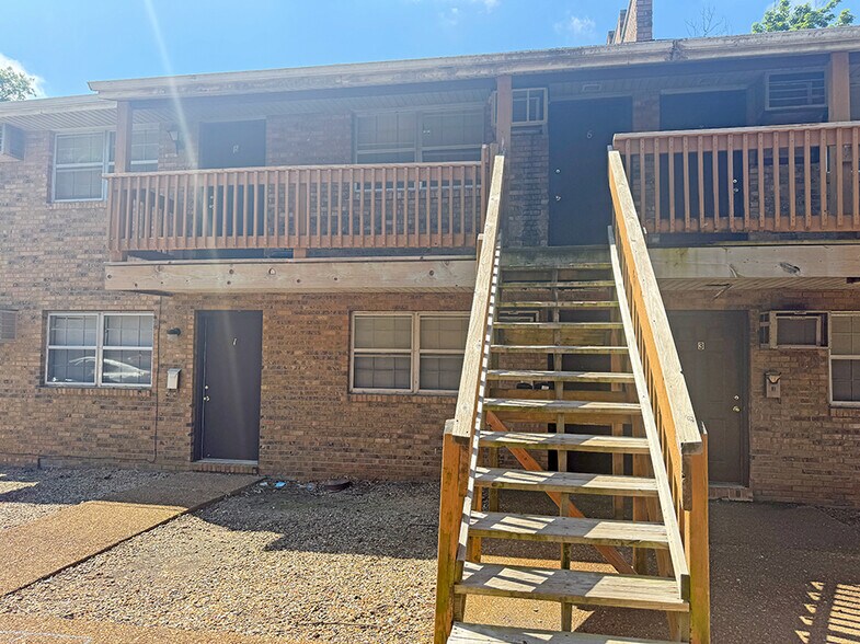 More Photos Of 1101 S 74th St, Belleville Apartments For Sale