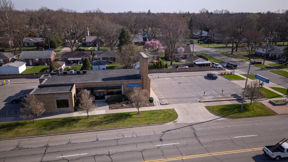 More Photos Of 26095 5 Mile Rd, Redford Township Bank For Lease