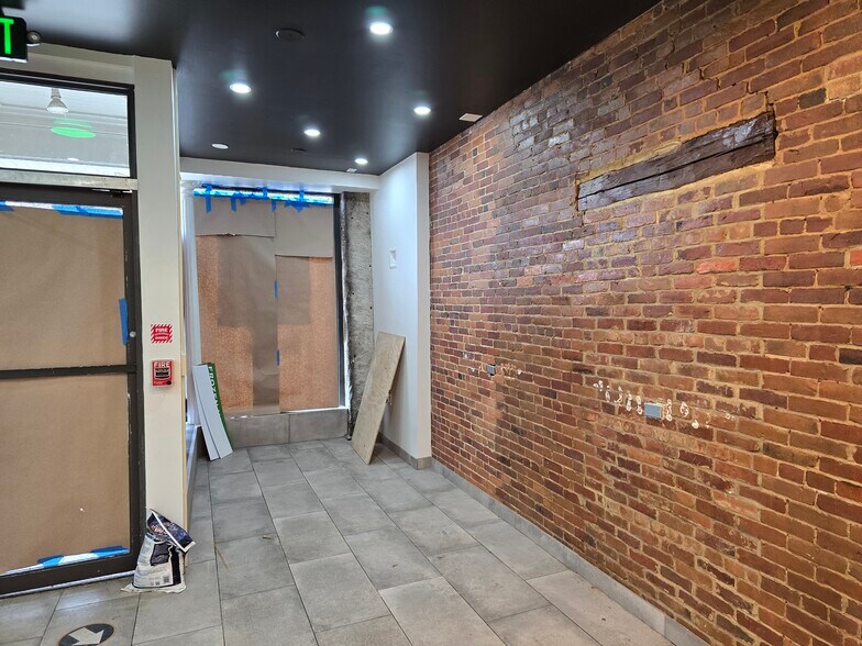 More Photos Of 141 Main St, Northampton Storefront Retail Residential For Sale