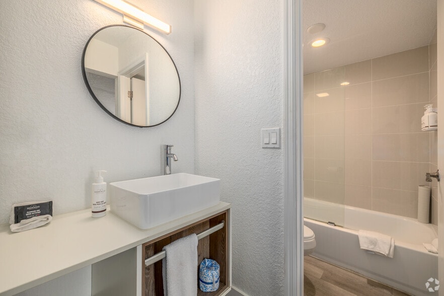 More Photos Of 1153 Airport Rd, Jacksonville Hotel For Sale