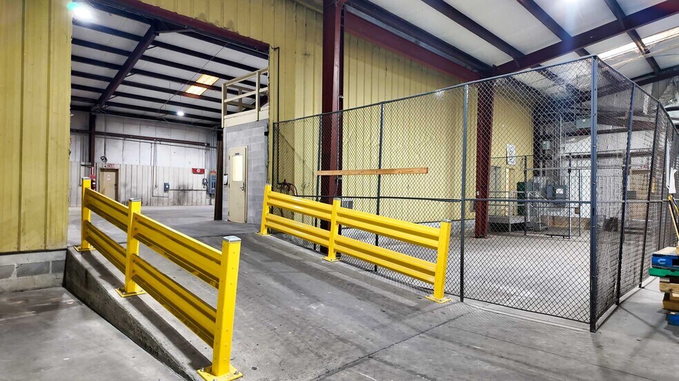 More Photos Of 11763 N Us-319, Thomasville Manufacturing For Sale