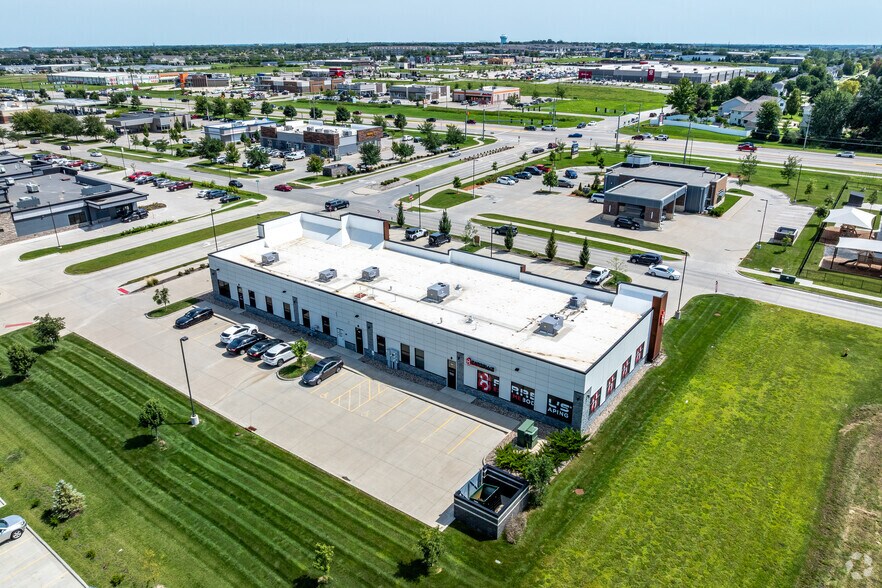 More Photos Of 653 NE Venture Dr, Waukee General Retail For Lease