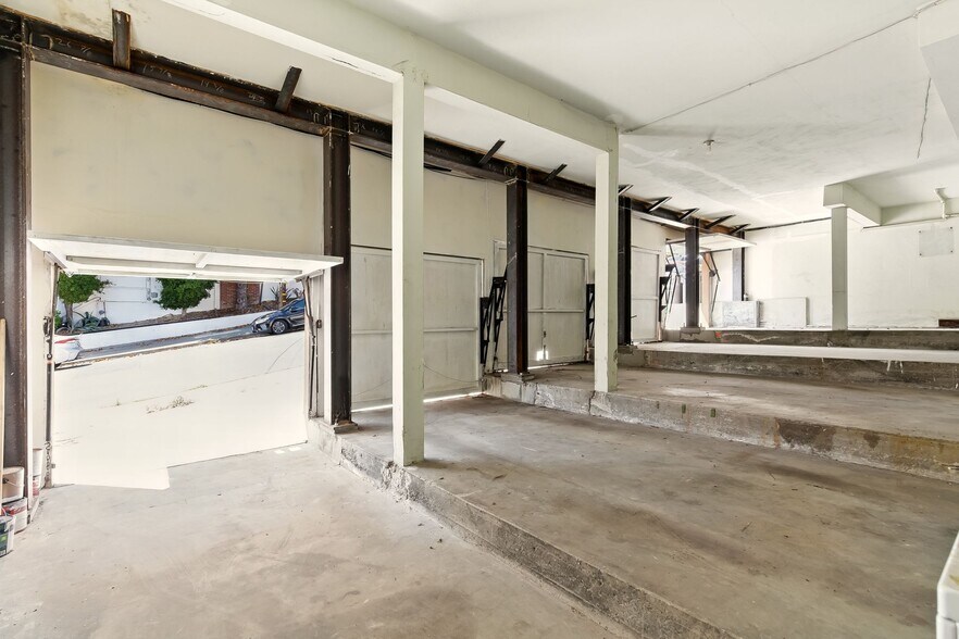 More Photos Of 498 Capital St, Oakland Apartments For Sale