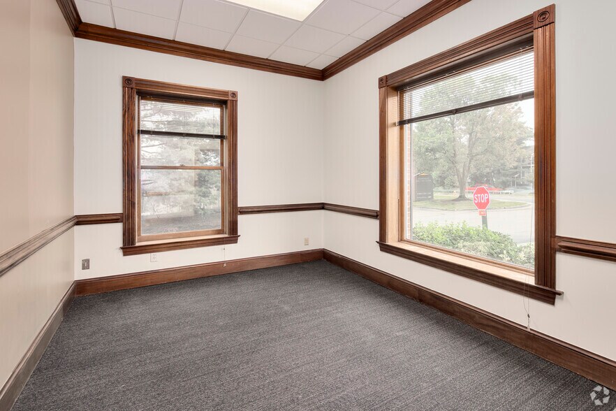 More Photos Of 1701 Financial Loop, Woodbridge Bank For Lease