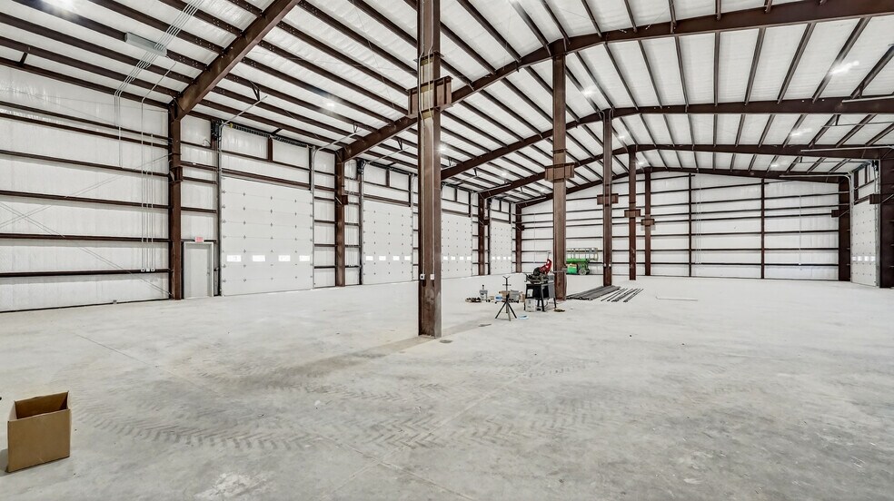 More Photos Of 16510 W Basin St, Odessa Warehouse For Sale