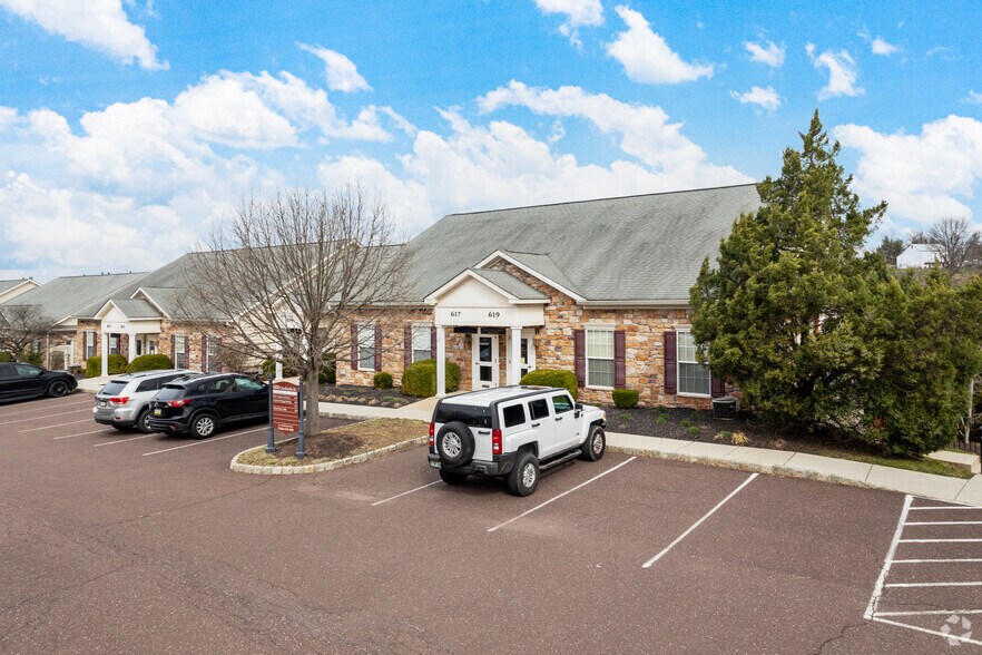 More Photos Of 400 Creekside Dr, Pottstown Unknown For Lease