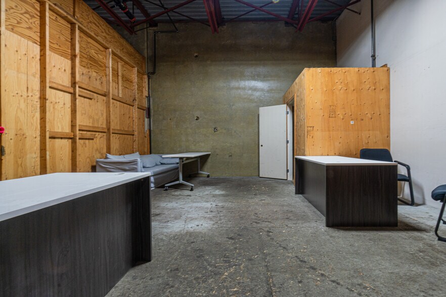 More Photos Of 1638 Foster's Way, Delta Warehouse For Lease