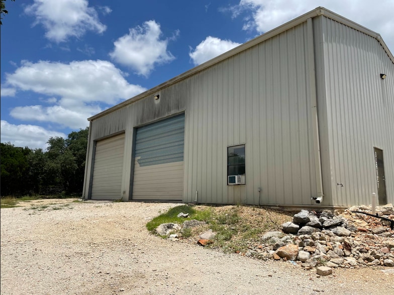 More Photos Of 4365 E Evans Rd, San Antonio Flex For Lease