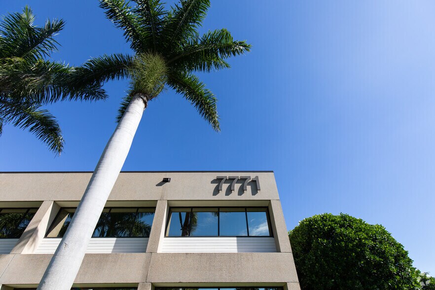 More Photos Of 7771 W Oakland Park Blvd, Fort Lauderdale Office For Lease