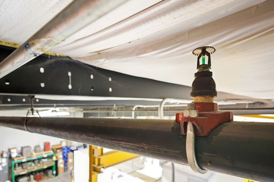 More Photos Of 315 N Park Dr, San Antonio Warehouse For Sale