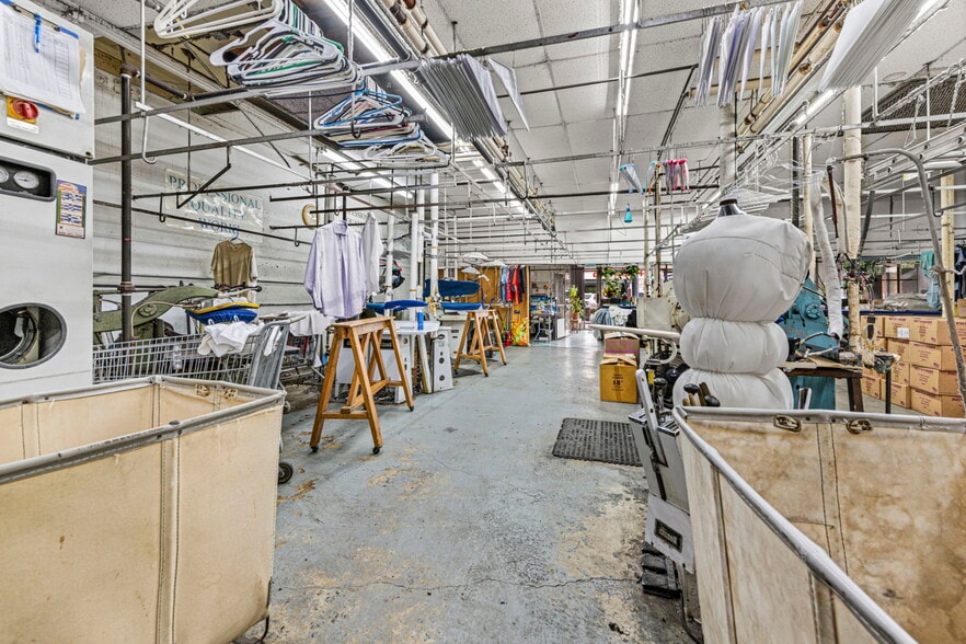 More Photos Of 16036 W 7 Mile Rd, Detroit Storefront For Sale